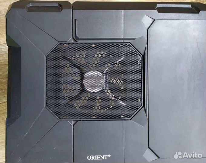 Подставка под ноутбук с охлаждением