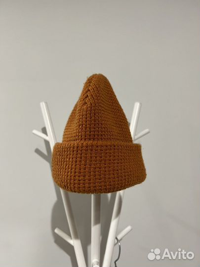 Шапка из акрила ASOS