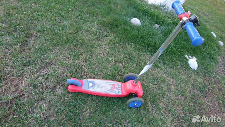 Отличный самокат трехколесный