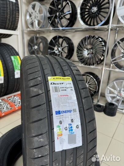 Blackarrow P15 245/45 R18 100W