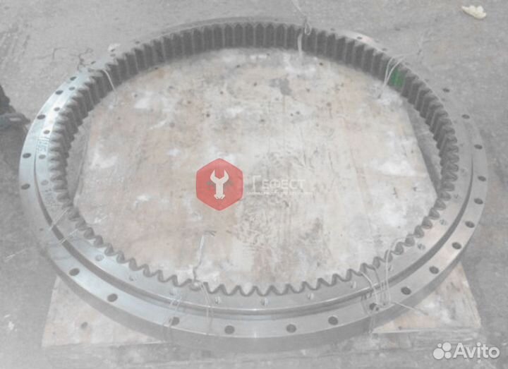 Опорно-поворотный круг Volvo EC140blcm