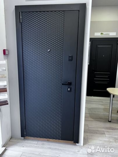 Дверь входная Torex Tau LT с зеркалом