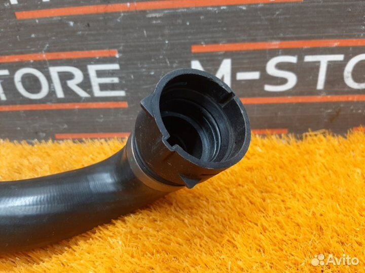 Патрубок системы охлаждения Mercedes-Benz S-Class