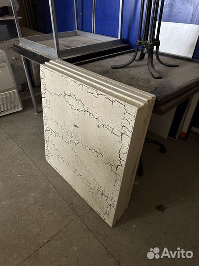 Стол из натурального дерева