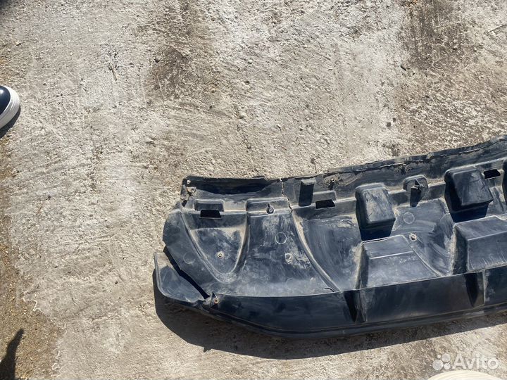 Губа переднего бампера ауди q7
