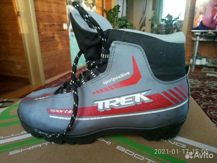 Лыжные ботинки