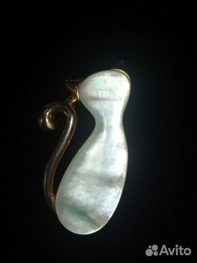 Брошь Кошка перламутр