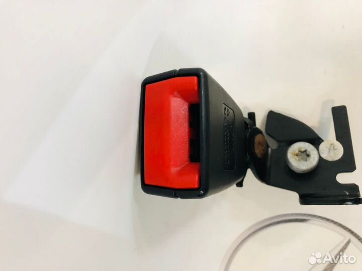 Замок ремня безопасности левый Mercedes W212