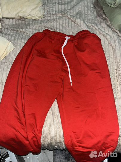 Спортивные штаны красные женские