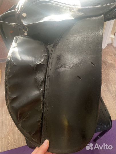 Седло выездковое для лошади спортивное