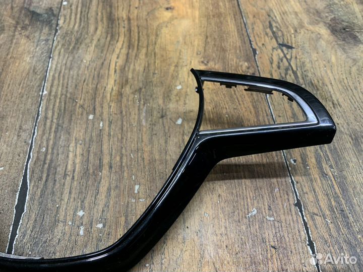 Skoda Octavia A7 Накладка декоративная на руль