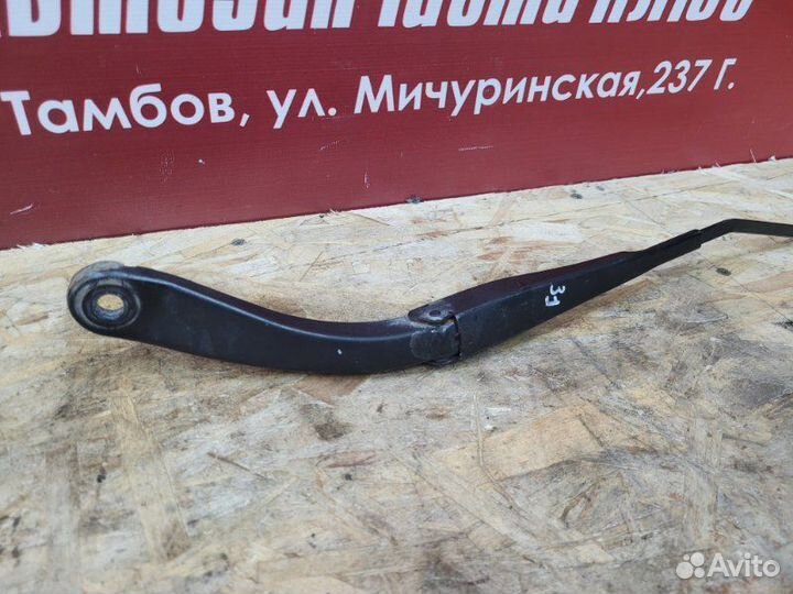 Поводок дворника передний левый Renault Logan