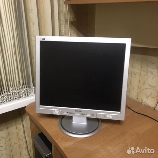 Монитор Philips 17