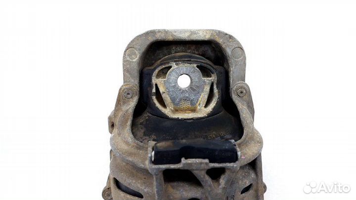 Опора двигателя левая Audi Q7 4M crec 2016