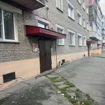 2-к. квартира, 43 м², 3/5 эт.