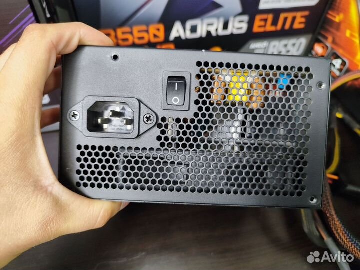 Надёжный блок питания 550w Corsair vs550