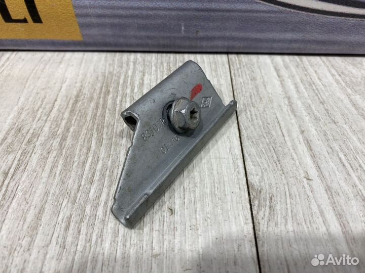 Крепление аккумулятора renault laguna 2