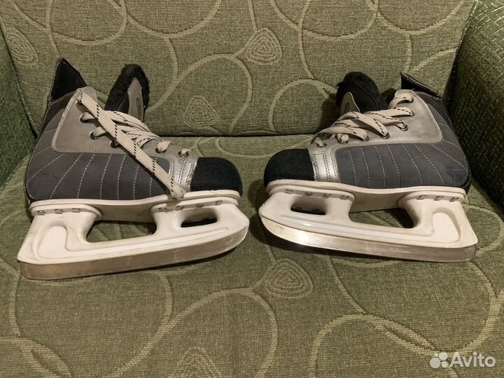 Коньки хоккейные