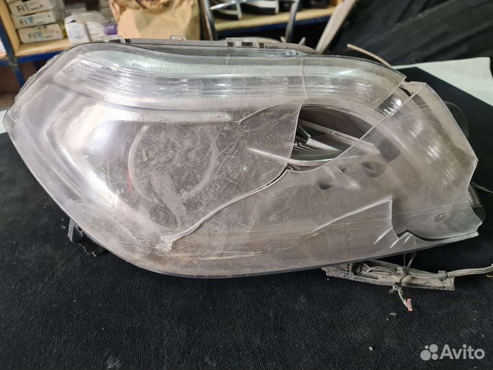 Фара правая битая Mercedes GL166