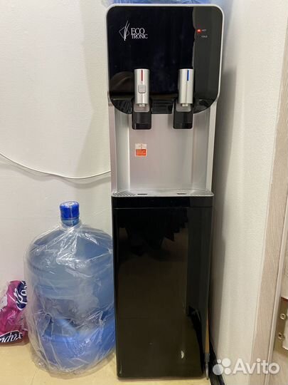 Кулер для воды с холодильником