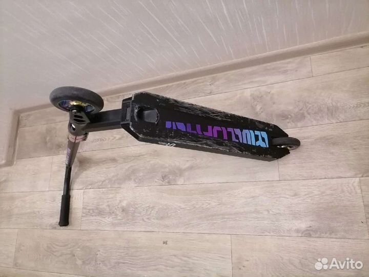 Трюковой самокат reaction stunt 3.0