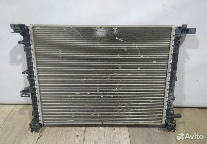 Радиатор охлаждения бу Renault Kaptur OEM 21410804