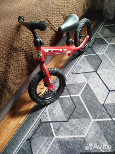 Продам беговел