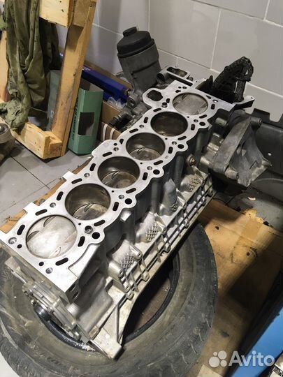 Двигатель м54б25