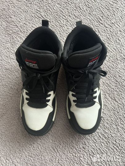 Кроссовки утепленные зима-осень