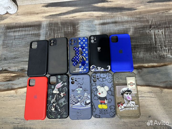 Чехлы на iPhone 11
