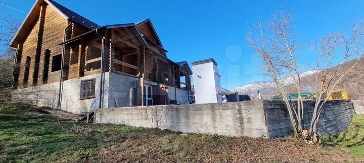 Дом 386 м² на участке 8 сот.