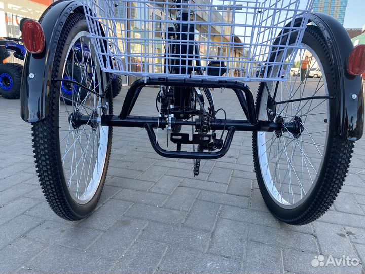 Трехколесный электровелосипед