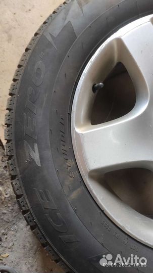Pirelli Ice Zero 235/65 R17
