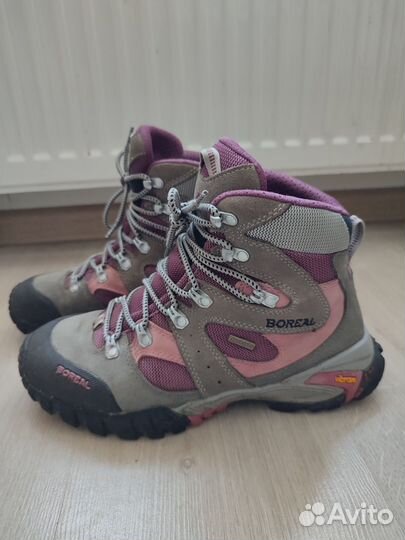 Ботинки трекинговые женские