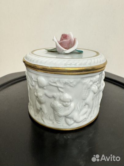 Ваза шкатулка Capodimonte, Италия