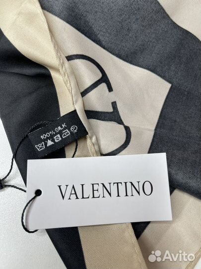 Шелковый платок Valentino бежевый