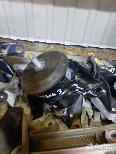 Hyundai solaris 2 подушка двигателя левая