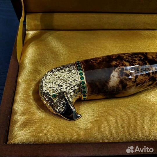 Нож Орёл, карел. берёза, фианиты. Золото. Златоуст