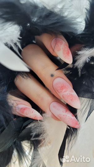 Мастер маникюра и педикюра