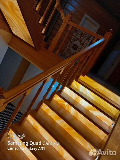 Производим подступенки из искусственного оникса