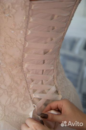 Свадебное платье со шлейфом