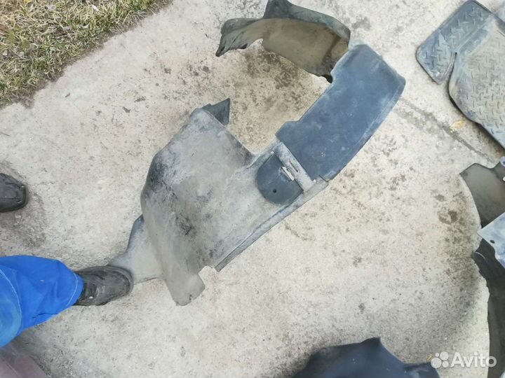 Подкрылки, локеры Додж караван, крайслер вояджер