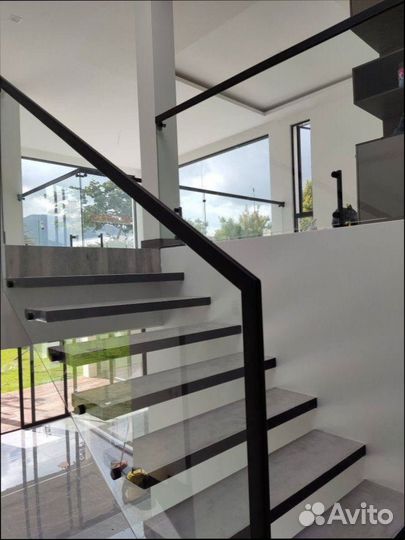 Перила и ограждения для лестниц