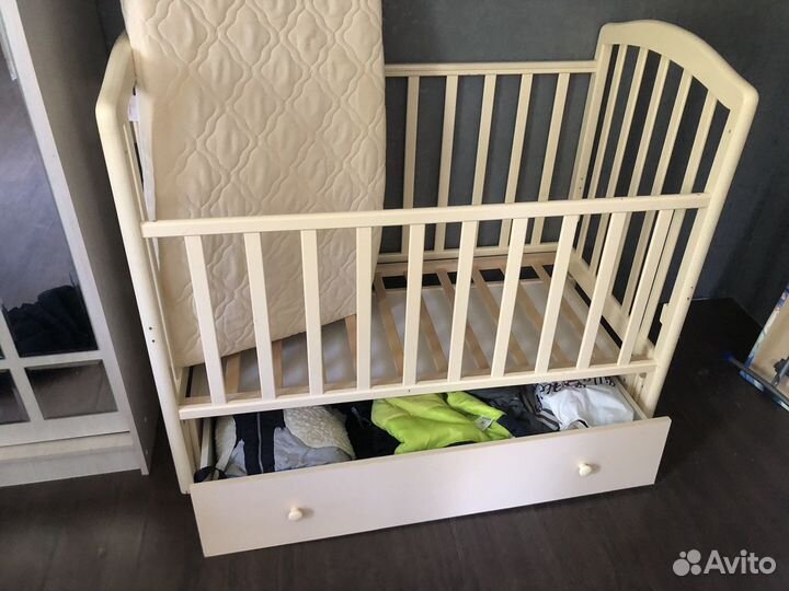 Детская кровать с матрасом