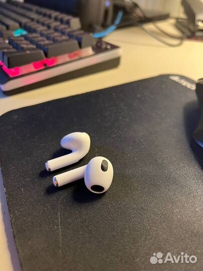 Apple AirPods 2021
