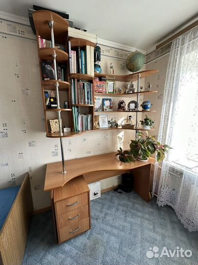 Школьный уголок