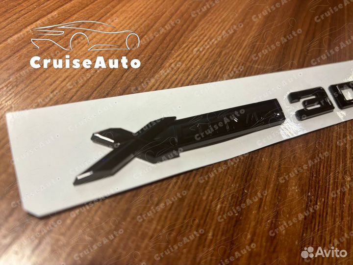 Шильдик BMW XDrive 30i черный
