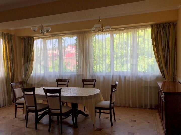 Коттедж 300 м² на участке 1 сот.