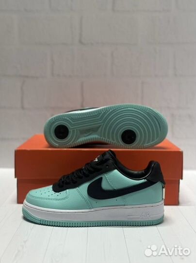 Tiffany & CO. x Nike Air Force 1 Low