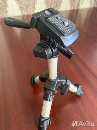 Штатив continent f1